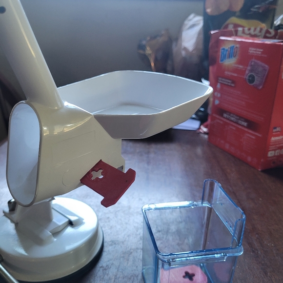 Deluxe Cherry Pitter - Picture 4 of 4